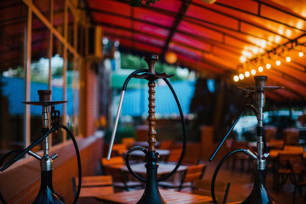 How to open a sheesha cafe in Dubai